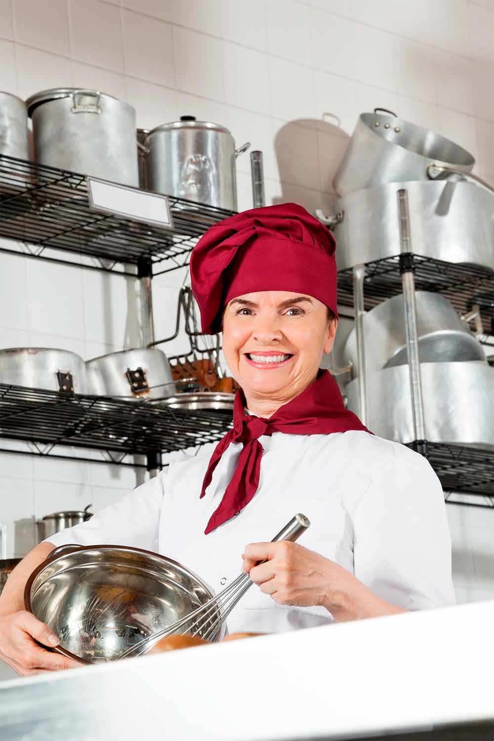Mujer de 50 años estudiando gastronomía